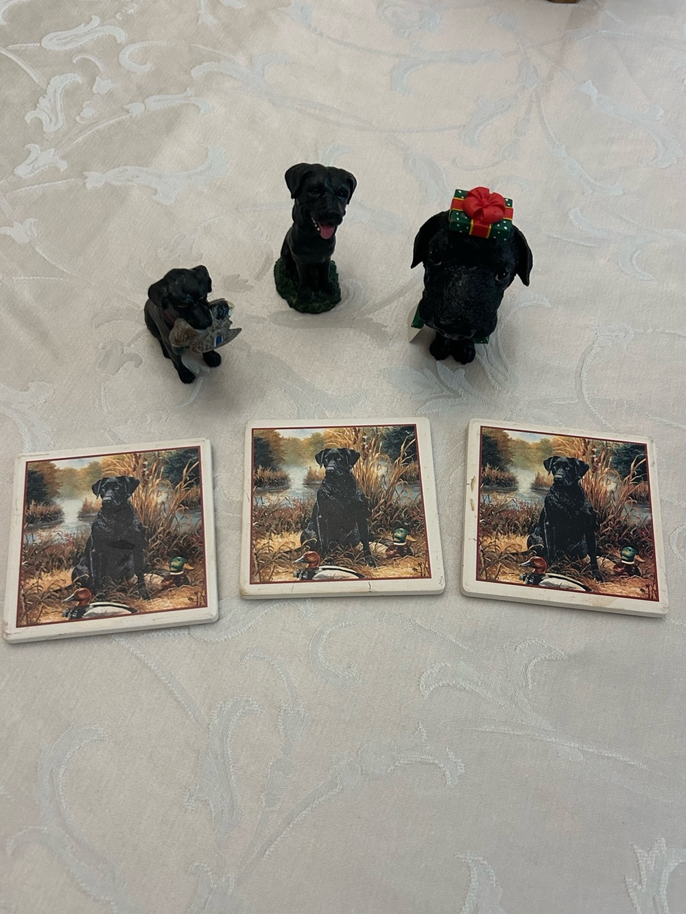 Black Labrador Figurine & coaster Set - Decorative Collection